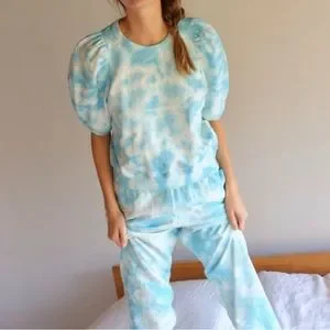 Clare V Tops Nwt Clare V Kallie Blue Cloud Tie Dye Sweatshirt